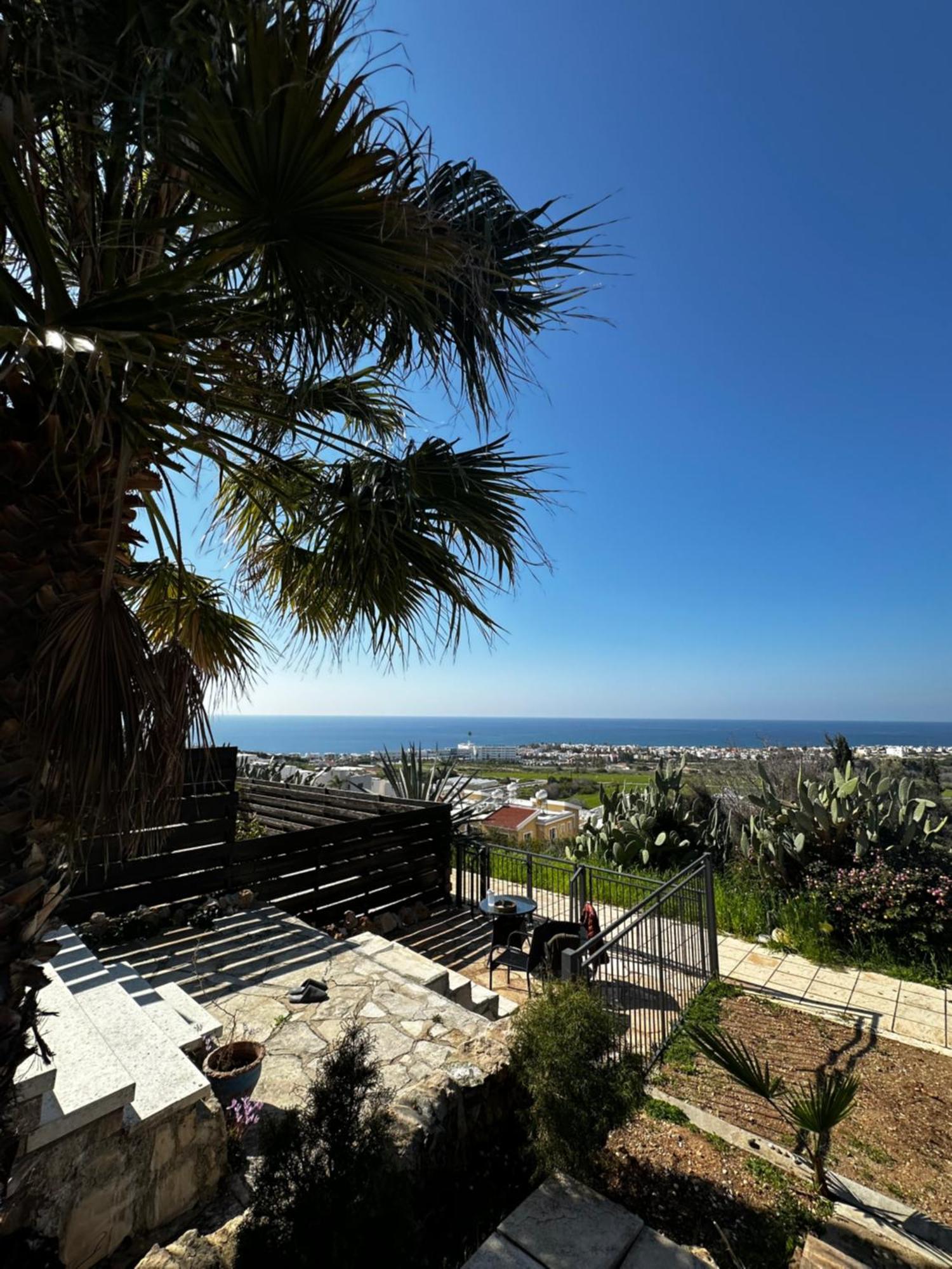 Two Bedroom Sea View Townhouse-villa Libellula Hébergement de vacances Klorakas